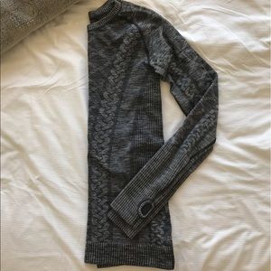 NWOT Lulu Lemon long sleeve
